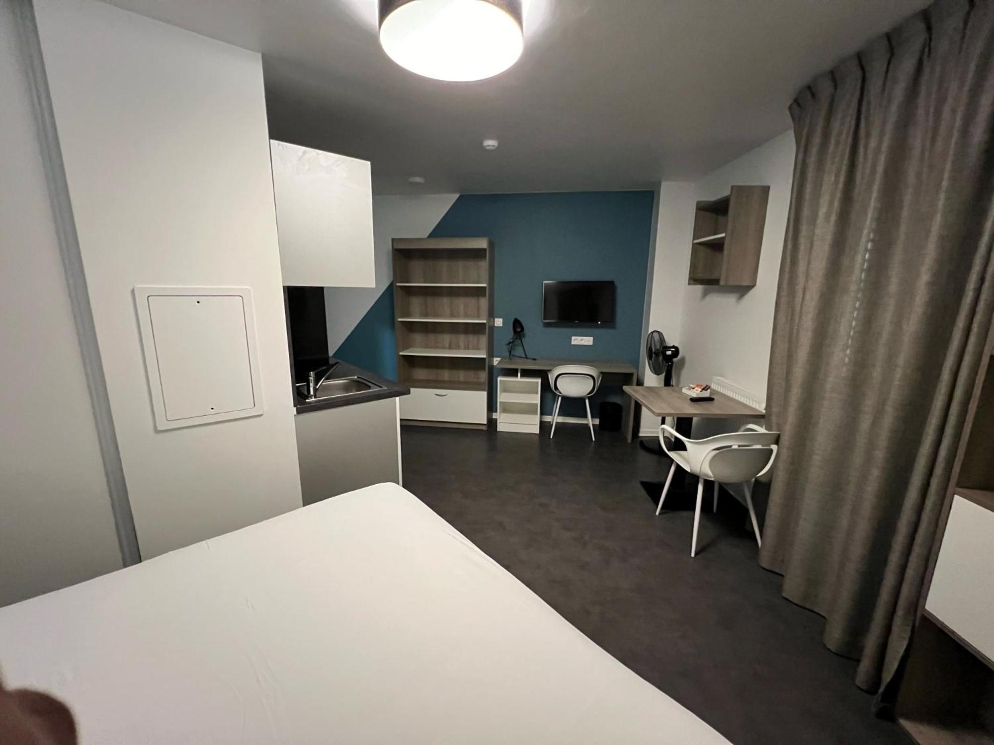 All Suites Appart Hotel Massy Palaiseau Exterior photo